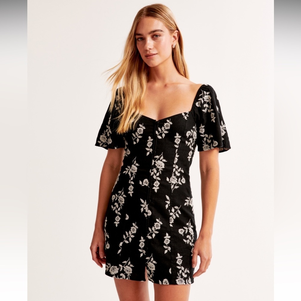 Abercrombie & Fitch linen blend button through mini dress black floral- S petite